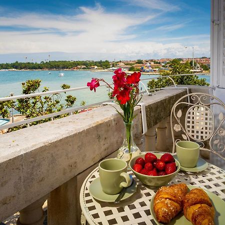 Romeo And Juliet Apartment With Balcony And Sea View Пореч Екстер'єр фото
